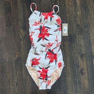 NWT Albion White Lily Weekender Suit